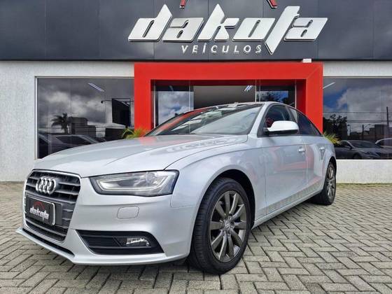 AUDI A4 2.0 TFSI AMBIENTE 183CV GASOLINA 4P MULTITRONIC AUDI A4 2.0 TFSI AMBIENTE 183CV GASOLINA 4P MULTITRONIC